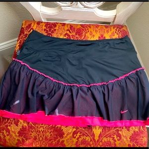 NIKE Dri-Fit, Black/Pink skirt skort tiered Ruffle